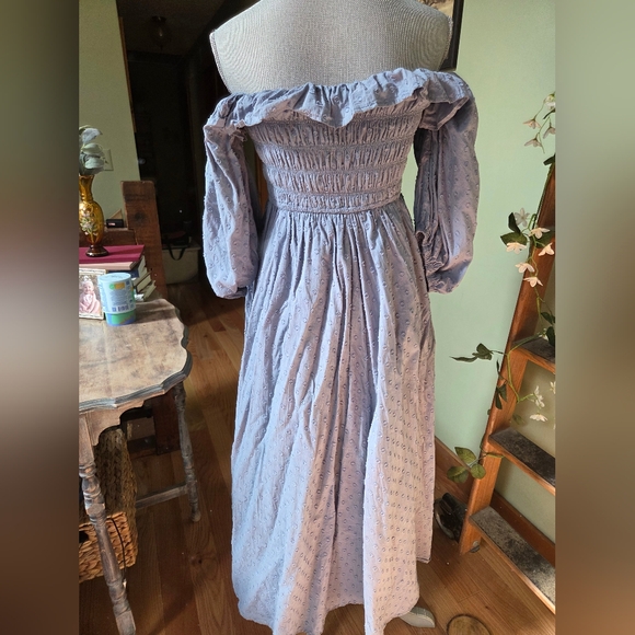 Chic Ruffled Off-Shoulder Long Sleeve Dress - Picture 3 of 4